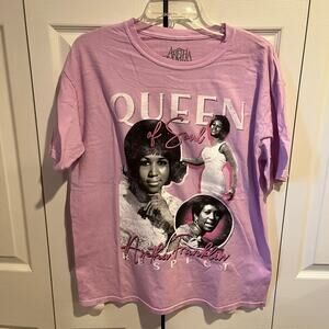 Aretha Franklin Queen of Soul Graphic Tee Pink Medium/Large